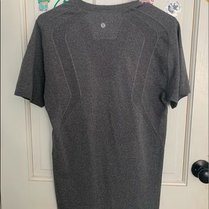Men’s lululemon shirt